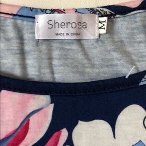 Brand new strap top, has no tags but never wore